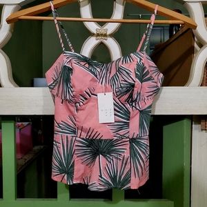 NWT 🌿🌸 peplum tank top